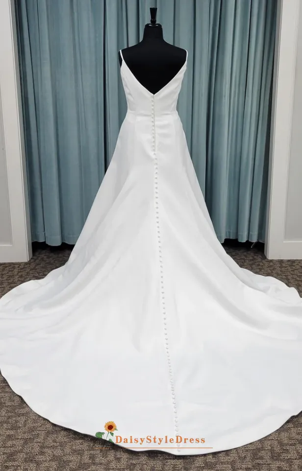 Simple Summer Plus Size Crepe Wedding Dress